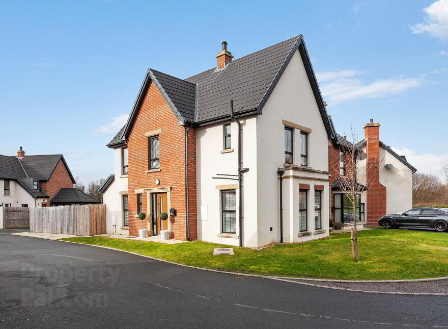 18 Royal Ascot Mews, Carryduff, Belfast, BT8 8SD photo