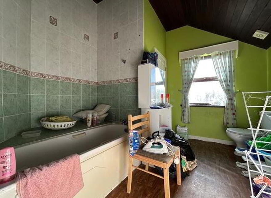 Lisloughna, Swinford, Mayo, F12HN59