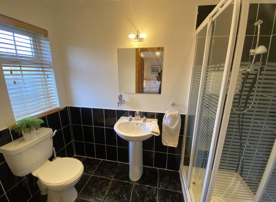 45 Árd Coillte, Ballina