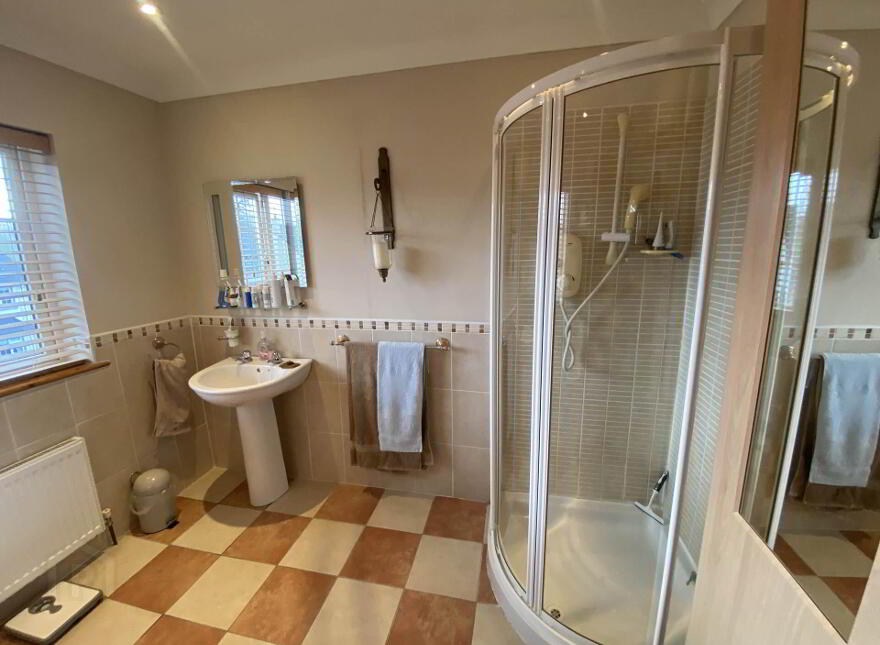 45 Árd Coillte, Ballina