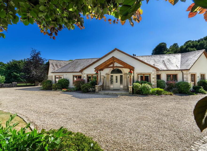 Robin`s Rest, Red Road, Ballygahan Lower, County, Avoca, Y14KP93 photo