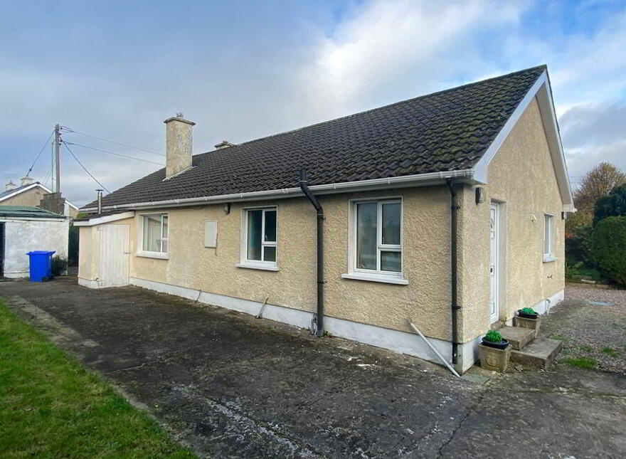 Townparks, Letterkenny Road, Convoy, Donegal, F93R583