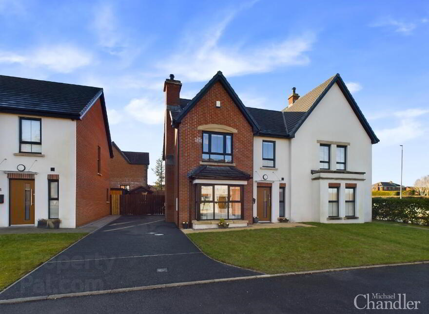 15 Royal Ascot Mews, Carryduff, Belfast, BT8 8SD photo