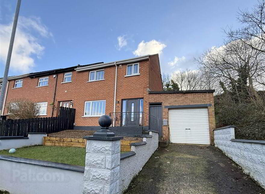 16 Lisnasharragh Park, Knockbreda, Belfast, BT6 9RL photo