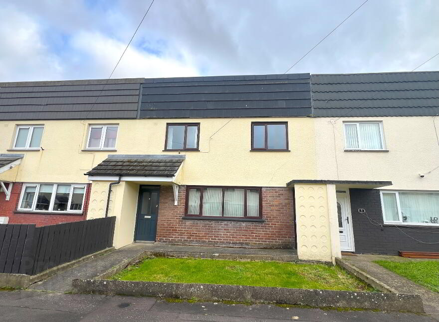 3 Creeve Place, Lisburn, BT28 1UT photo