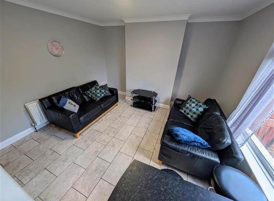 70 Sandhurst Drive, Belfast, BT9 5AZ