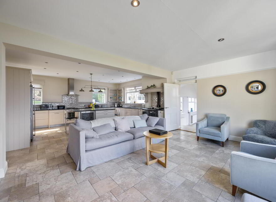 8 Clanbrassil Road, Holywood, BT18 0AR