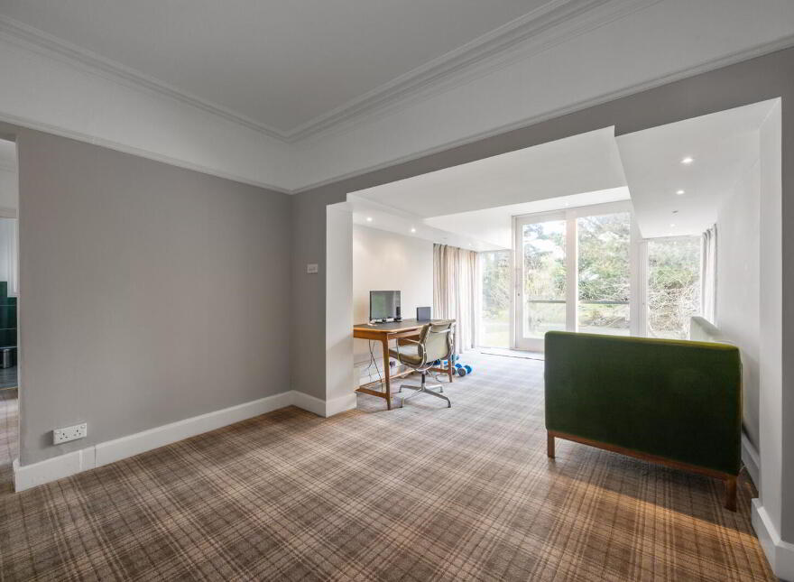 8 Clanbrassil Road, Holywood, BT18 0AR
