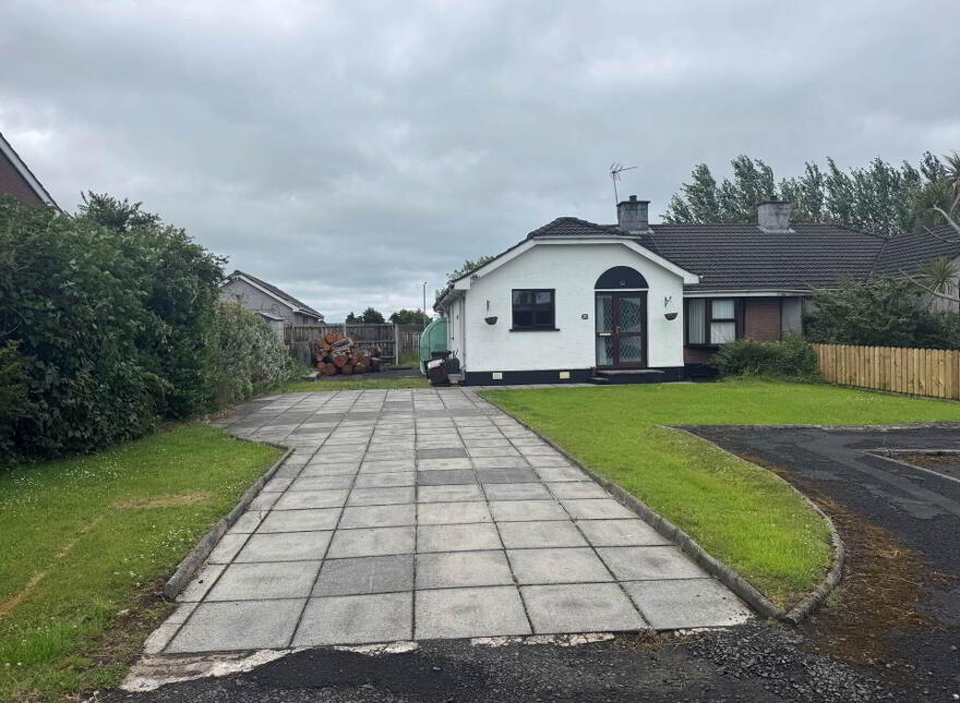 20 Thorndene Park, Carrickfergus, BT38 9EA photo