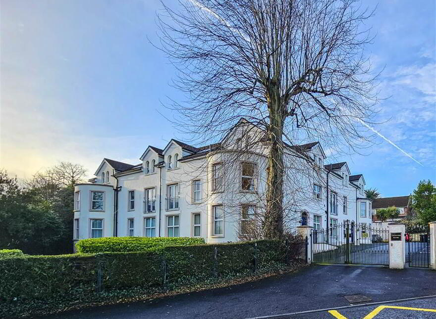 Apt 7, 2 Chichester Manor, Chichester Park North, Belfast, BT15 5DR photo