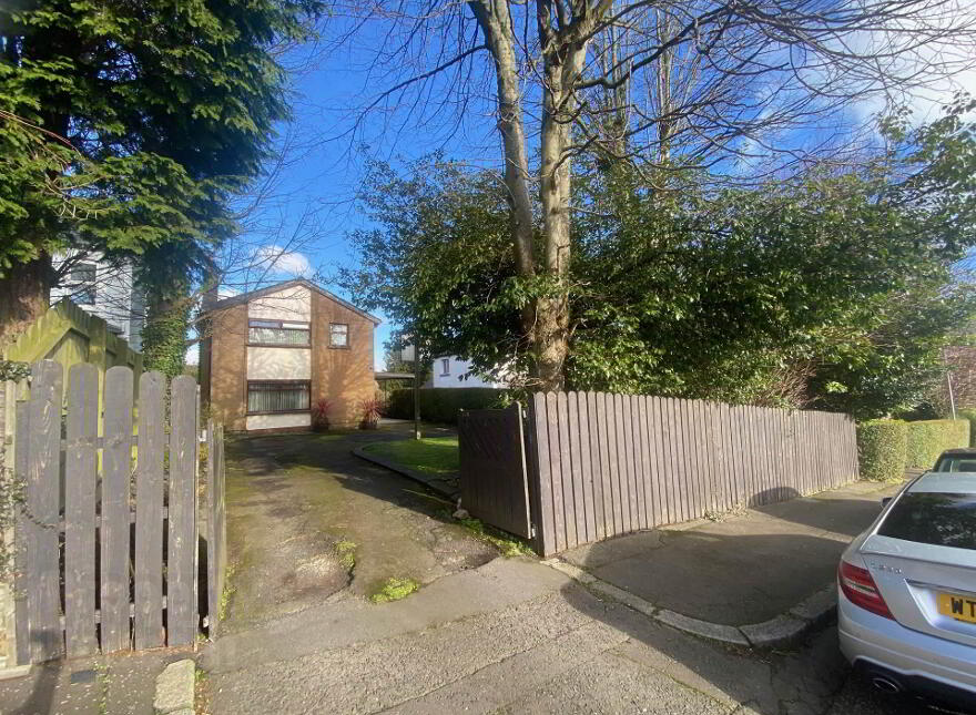 30a Waterloo Gardens, Antrim Road, Belfast, BT15 4EY photo