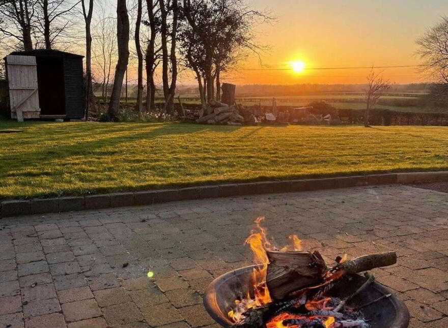 Carnfeogue Lodge, 156a Ballinlea Road, Ballymoney, BT53 8PX