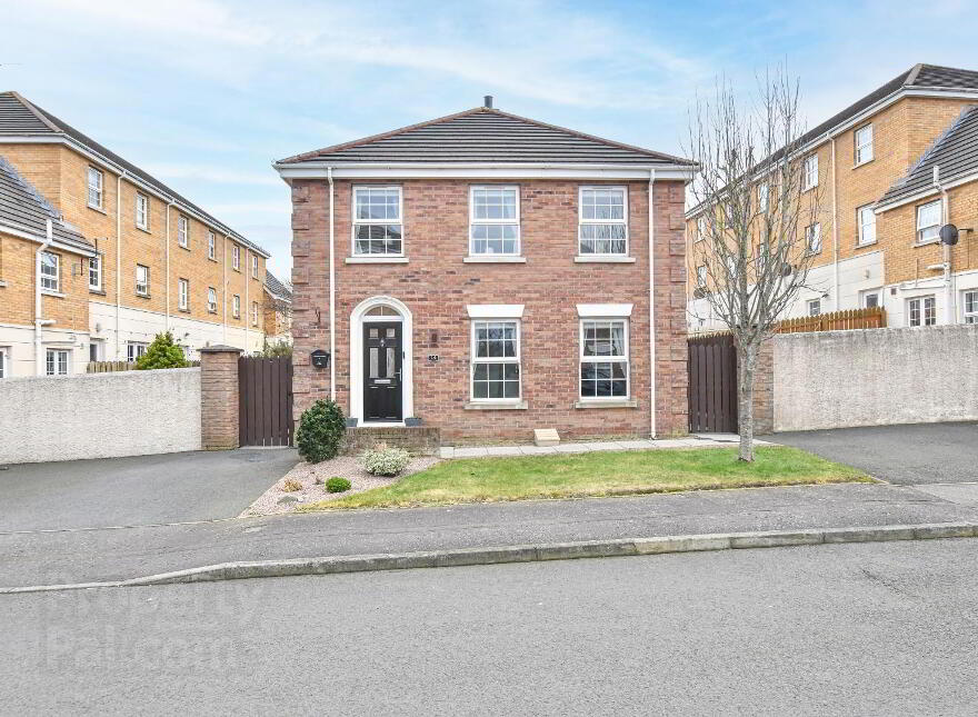 14 Lineybrook Lane, Bangor, BT19 7ED photo