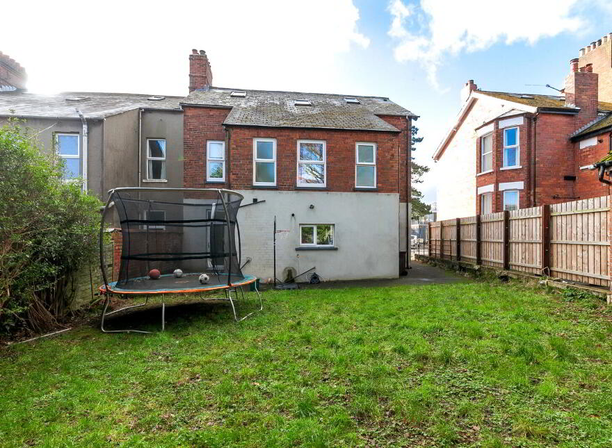 20 Chichester Avenue, Belfast, BT15 5EH