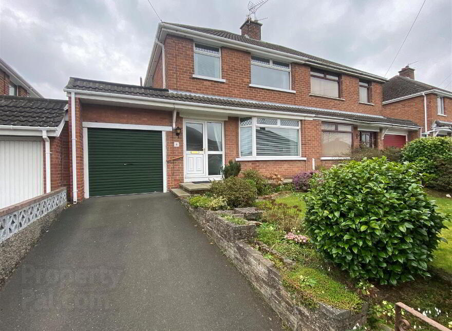 8 Rutherglen Gardens, Bangor, BT19 1DY photo