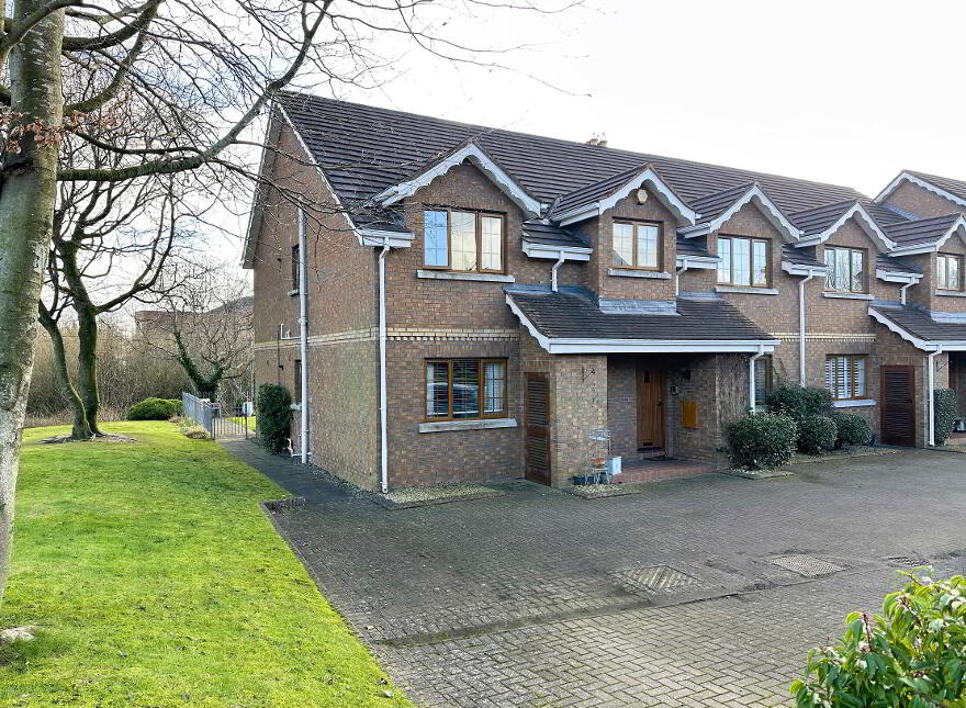 1 Weavers Court, Banbridge, BT32 4RP photo