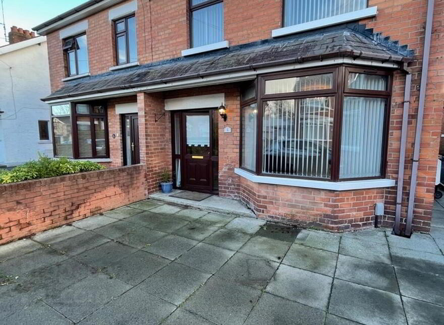 8 Upton Avenue, Finaghy, Belfast, BT10 0LU photo