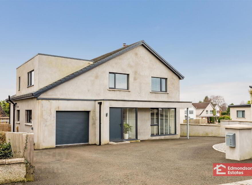 14 Galgorm Gardens, Galgorm, Ballymena, BT42 1BA photo