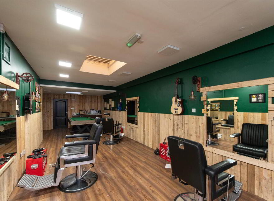 2 The Square, Ballynahinch, BT24 8AE