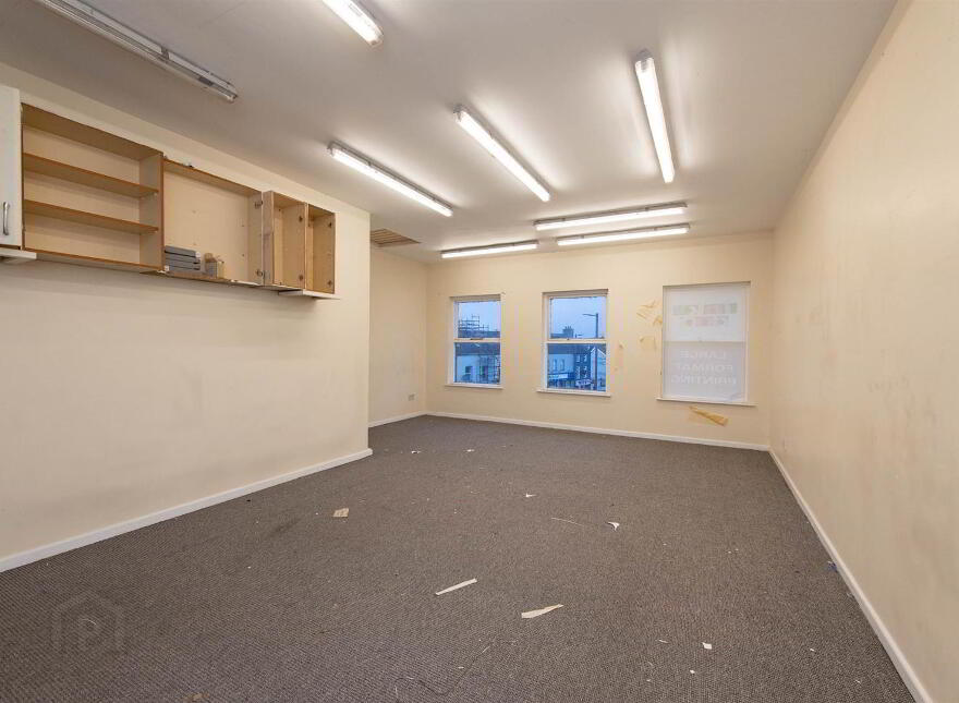 2 The Square, Ballynahinch, BT24 8AE