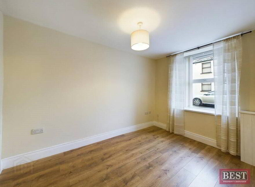 11 Mary Street, Warrenpoint, Newry, BT34 3NT