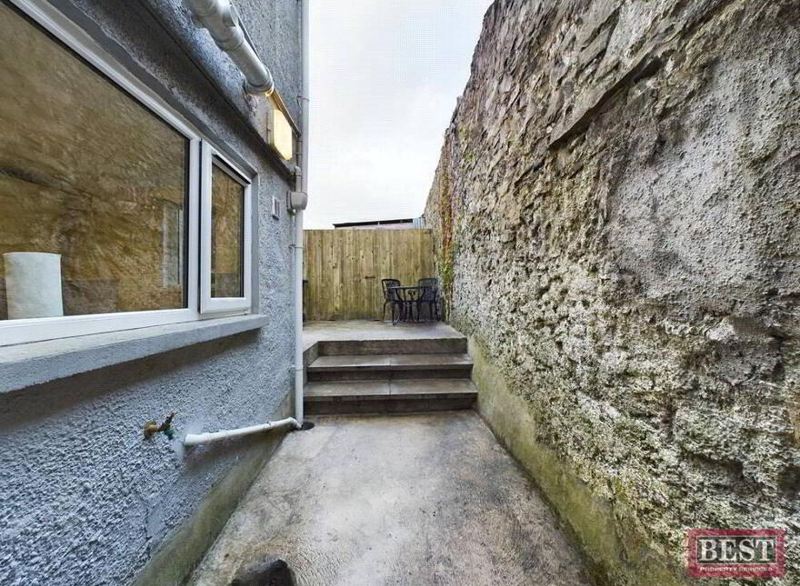 11 Mary Street, Warrenpoint, Newry, BT34 3NT