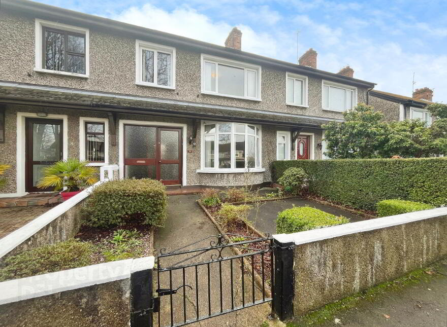 9 Belvoir Crescent, Lisburn, BT28 1UA photo