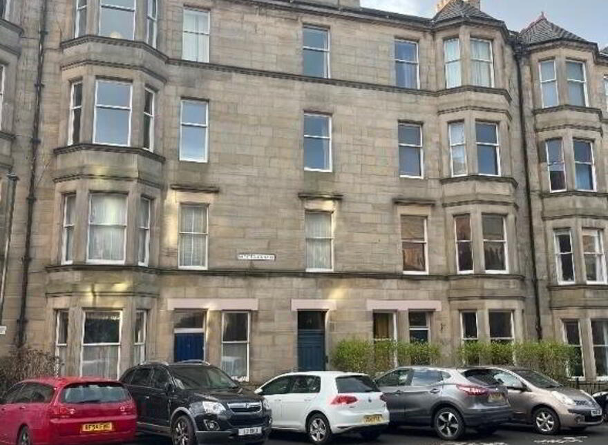 38 Montpelier Park, Bruntsfield, Edinburgh, EH10 4NH photo