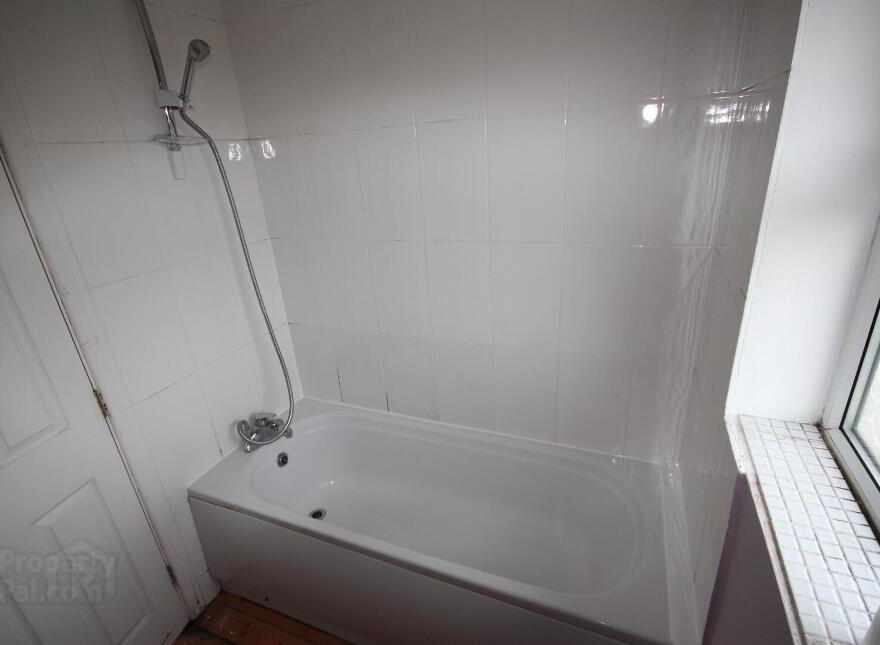 23 Walnut Green, Larne, BT40 2WP