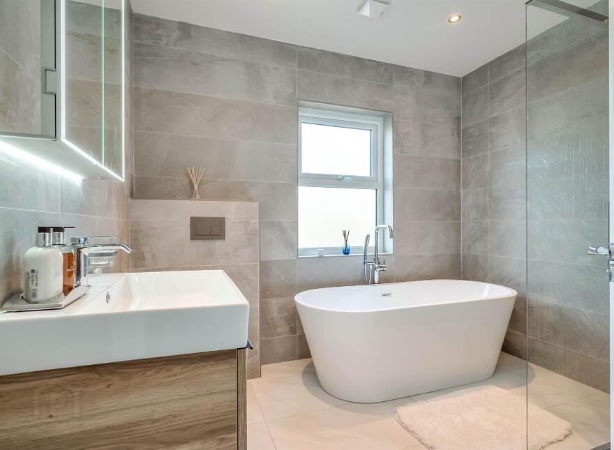 7c Mornington, Belfast, BT7 3JS