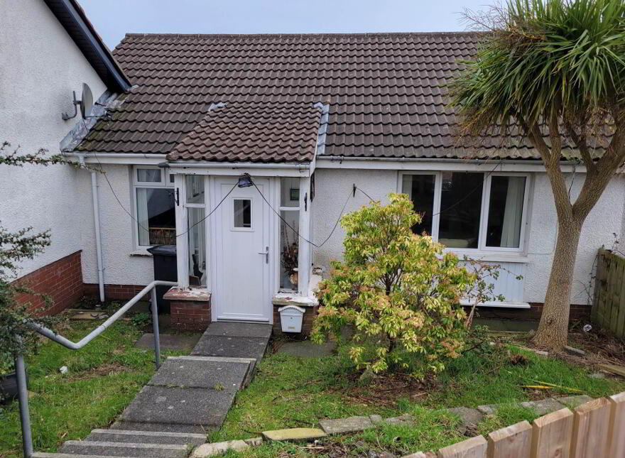 6 Seahill Road, Larne, BT40 1TJ photo