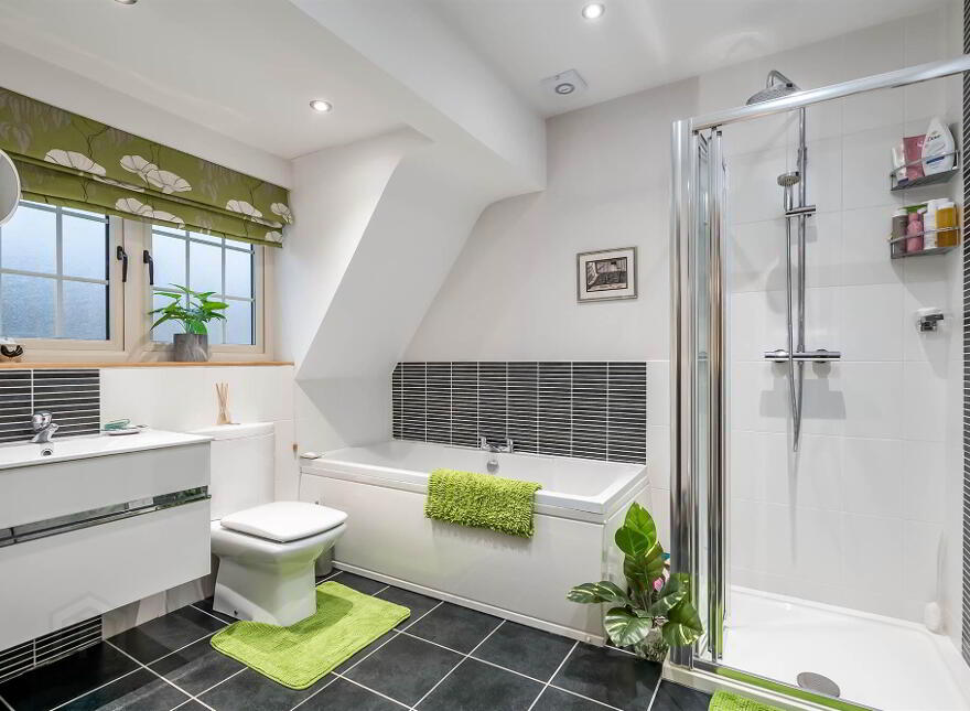 8 Ardnavalley Park, Comber, BT23 5SH