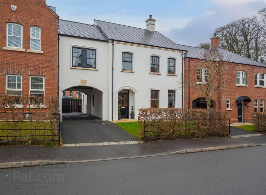 3 Lady Ishbel Avenue, Belvoir Park, Shaws Bridge, Belfast, BT8 8FR photo