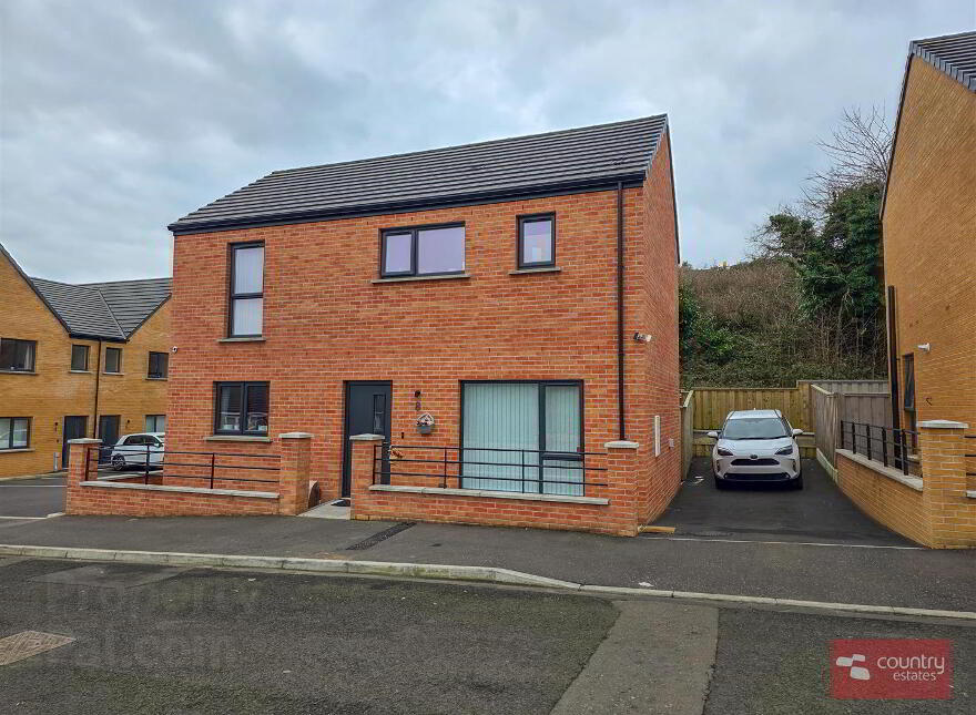 8 Glencollyer Street, Belfast, BT15 3DY photo