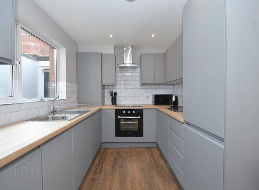 22 St Ives Gardens, Belfast, BT9 5DN