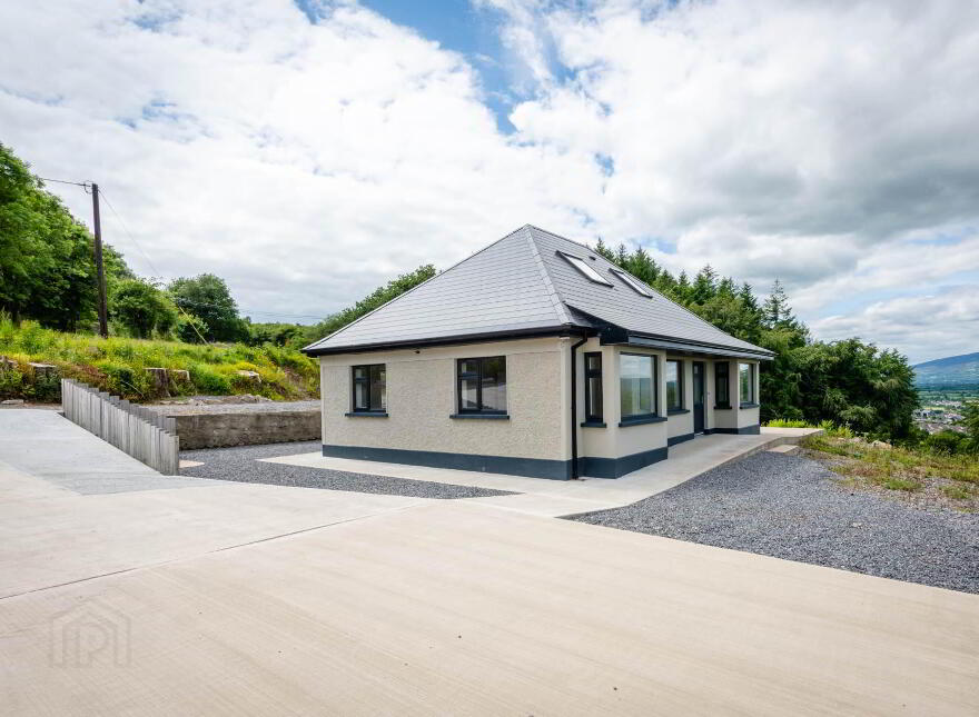Carrick-On-Suir, E32KC90