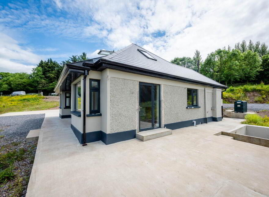 Carrick-On-Suir, E32KC90