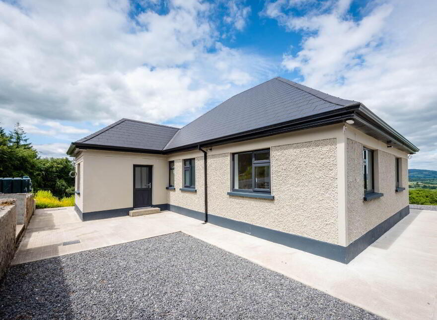 Carrick-On-Suir, E32KC90