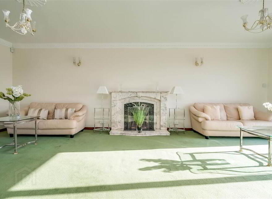 8 Royal Lodge Mews, Off Purdysburn Road, Belfast, BT8 7YT