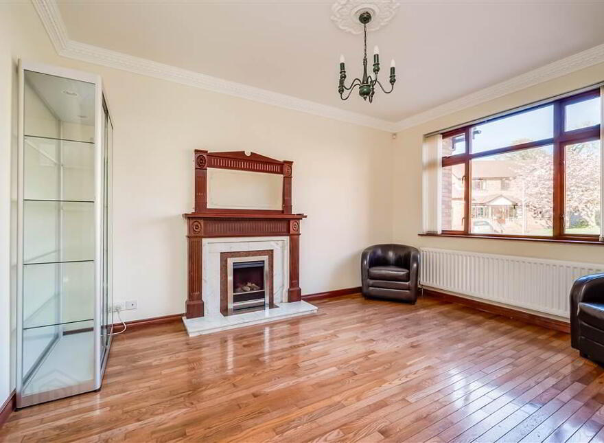 8 Royal Lodge Mews, Off Purdysburn Road, Belfast, BT8 7YT