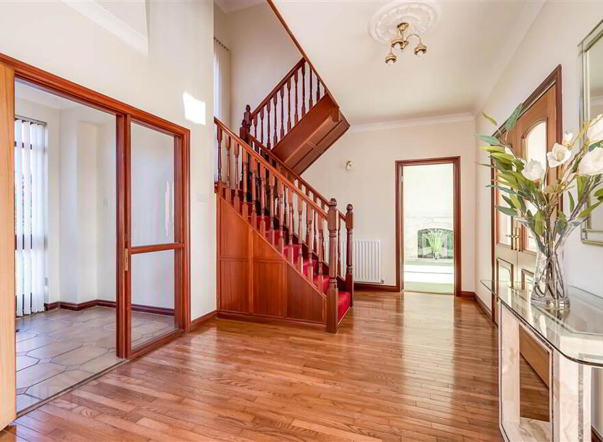 8 Royal Lodge Mews, Off Purdysburn Road, Belfast, BT8 7YT