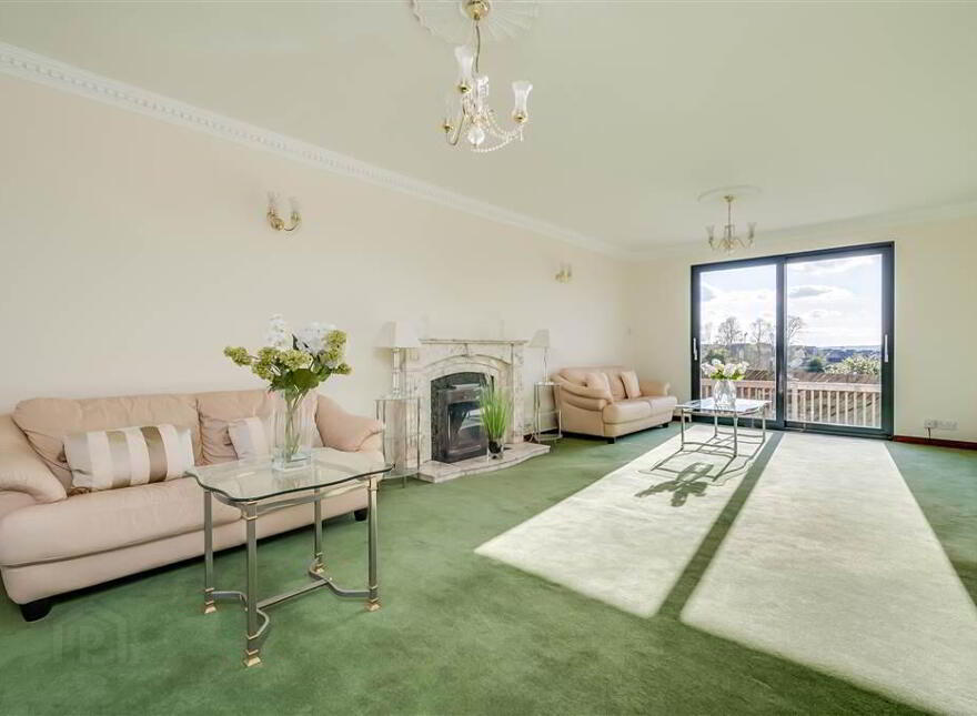 8 Royal Lodge Mews, Off Purdysburn Road, Belfast, BT8 7YT