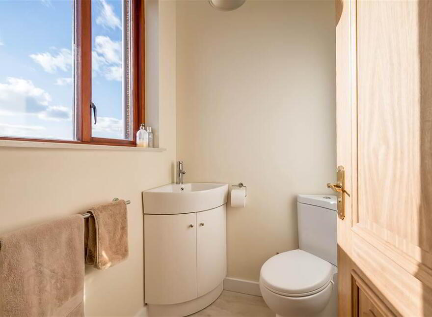 8 Royal Lodge Mews, Off Purdysburn Road, Belfast, BT8 7YT