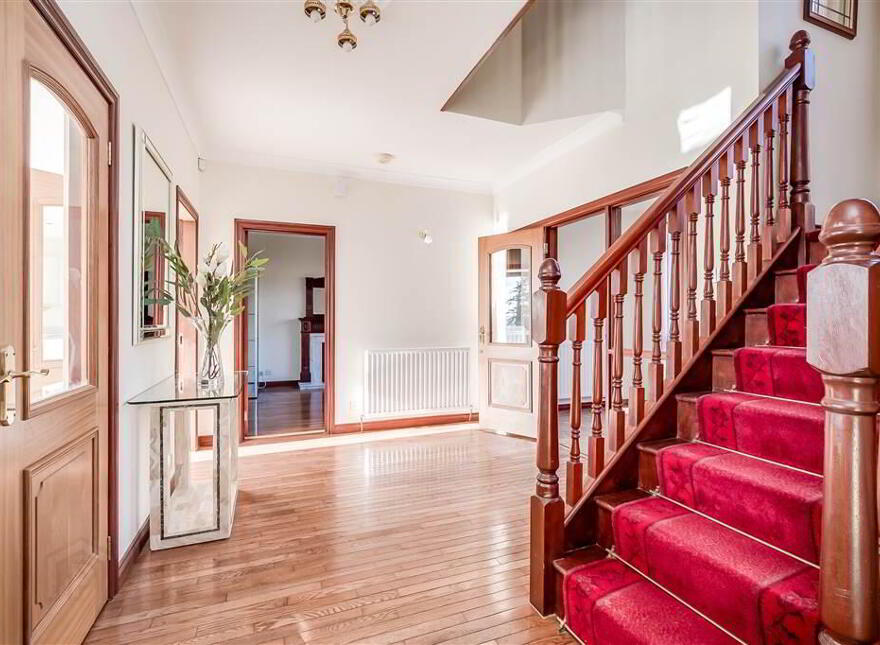 8 Royal Lodge Mews, Off Purdysburn Road, Belfast, BT8 7YT