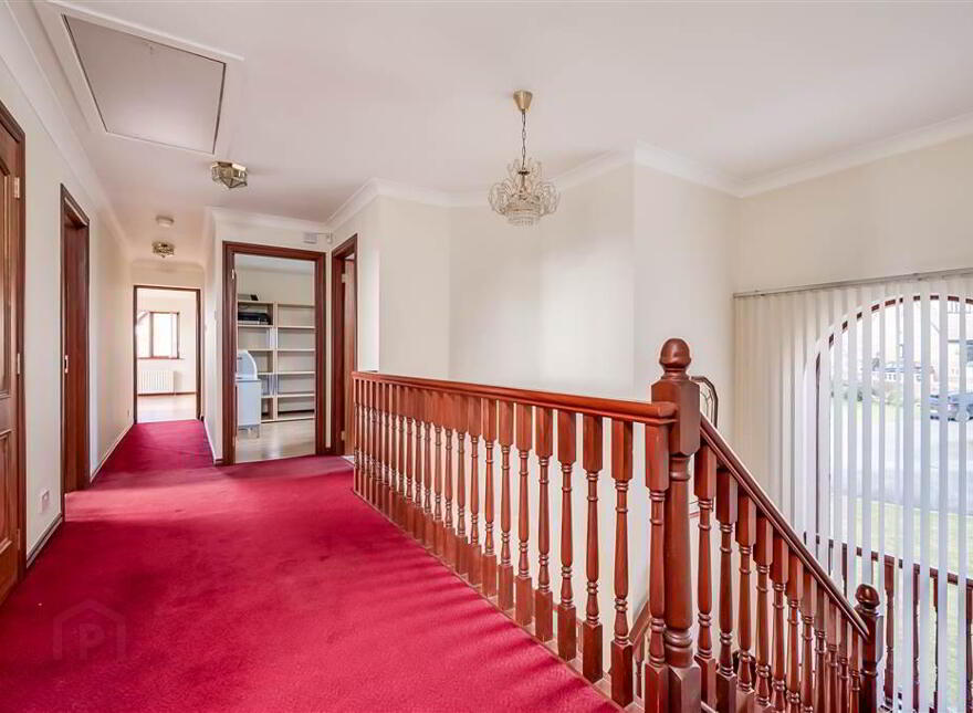 8 Royal Lodge Mews, Off Purdysburn Road, Belfast, BT8 7YT