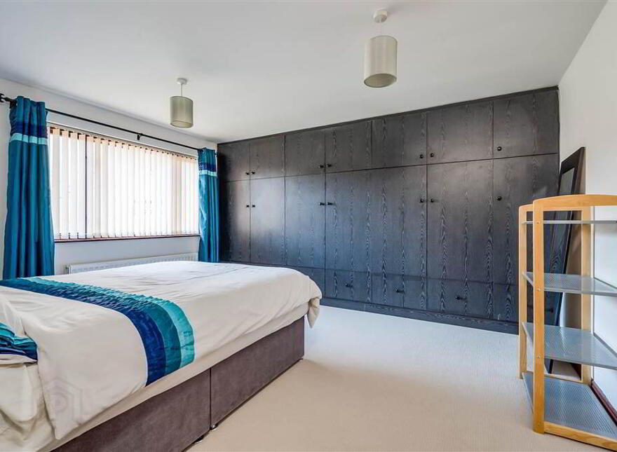 8 Royal Lodge Mews, Off Purdysburn Road, Belfast, BT8 7YT