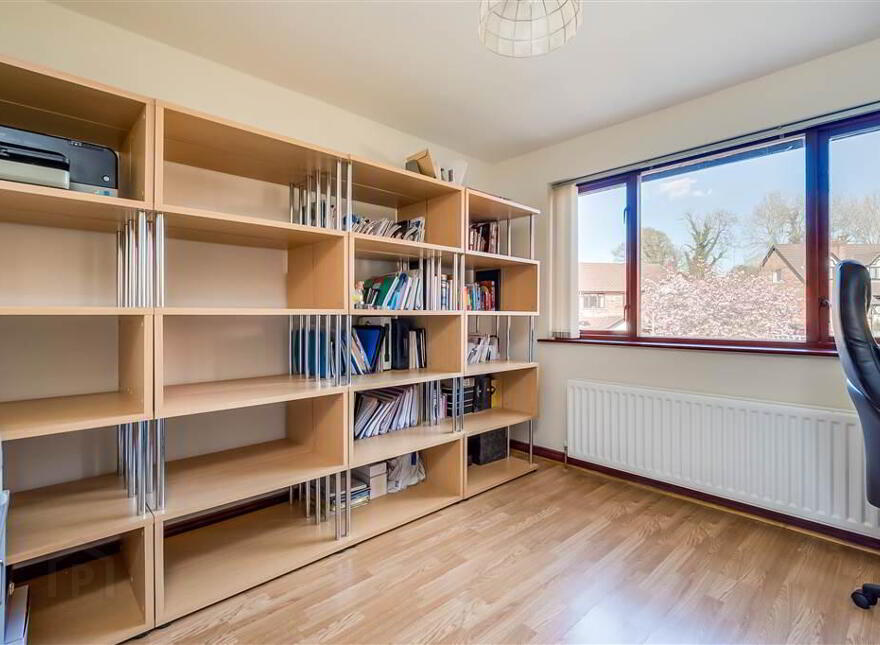 8 Royal Lodge Mews, Off Purdysburn Road, Belfast, BT8 7YT