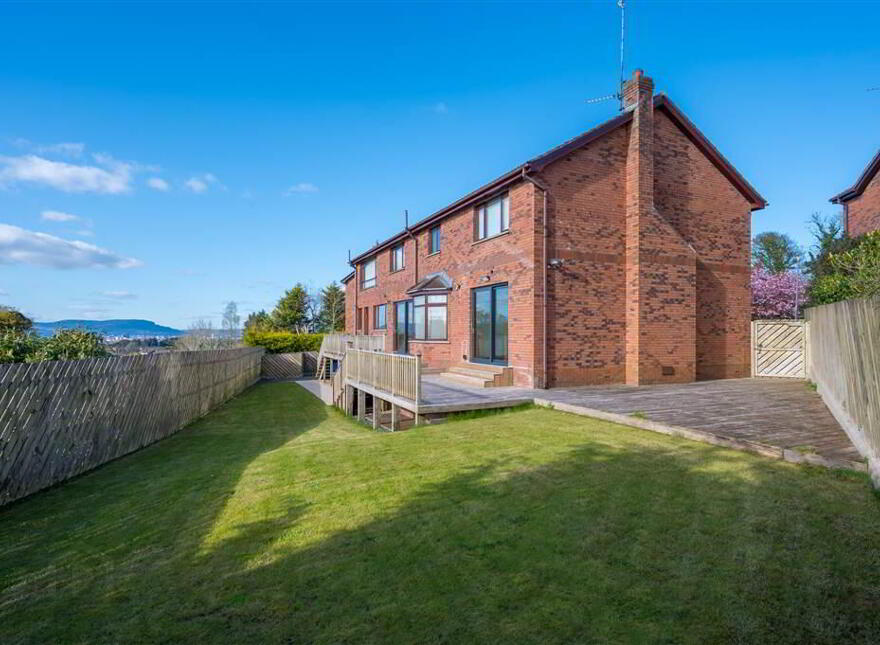 8 Royal Lodge Mews, Off Purdysburn Road, Belfast, BT8 7YT