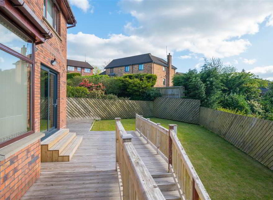 8 Royal Lodge Mews, Off Purdysburn Road, Belfast, BT8 7YT