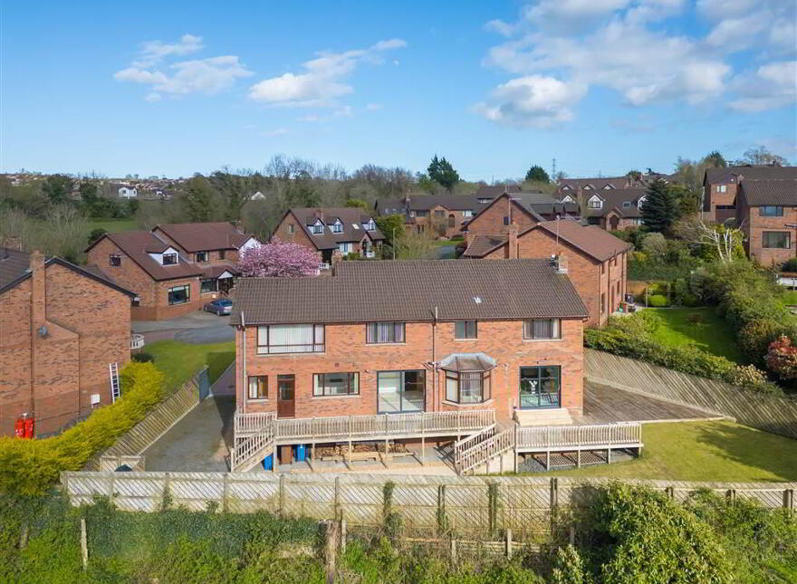 8 Royal Lodge Mews, Off Purdysburn Road, Belfast, BT8 7YT
